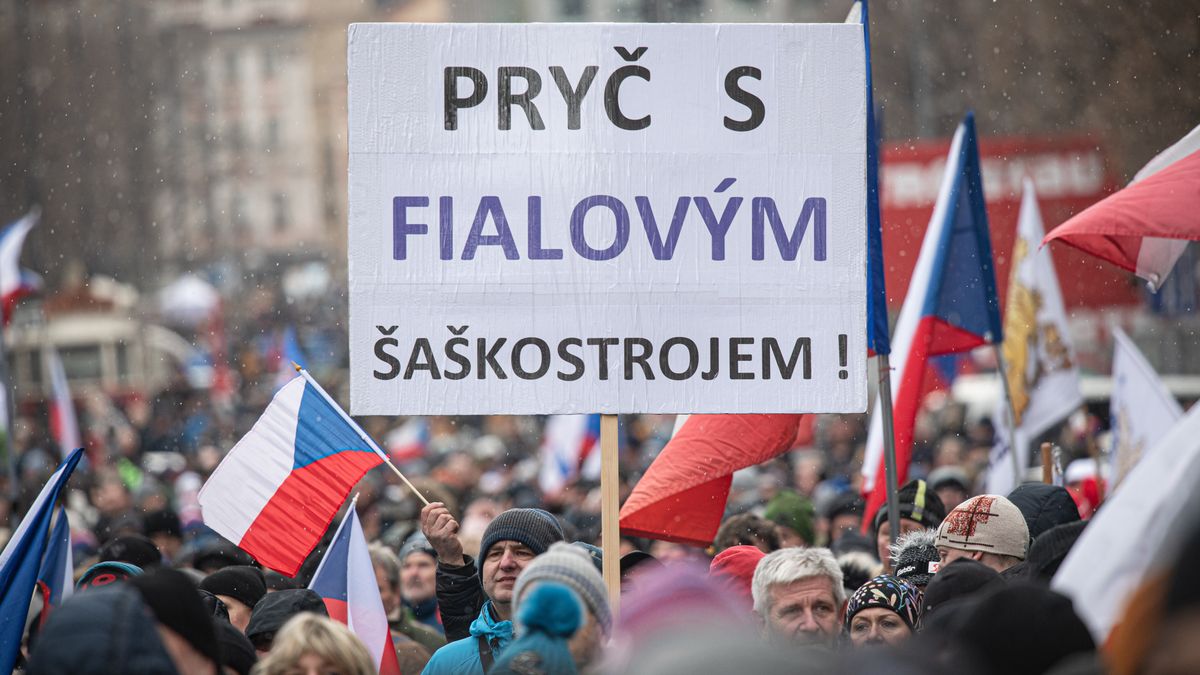 FOTO: Demonstrace Česko proti bídě přilákala několik tisíc nespokojených lidí